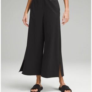 Lululemon woven high rise crop Black Wide-Leg Pants